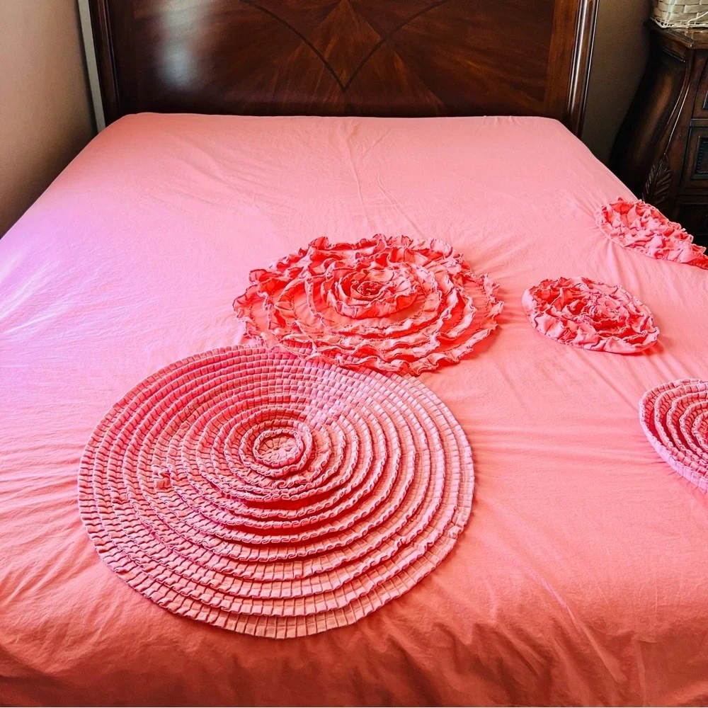 NORDSTROM AT HOME  Duvet Cover King Size 100% Cotton. Elegant Coral Ruffled .